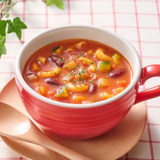 豆と完熟トマトのミネストローネ