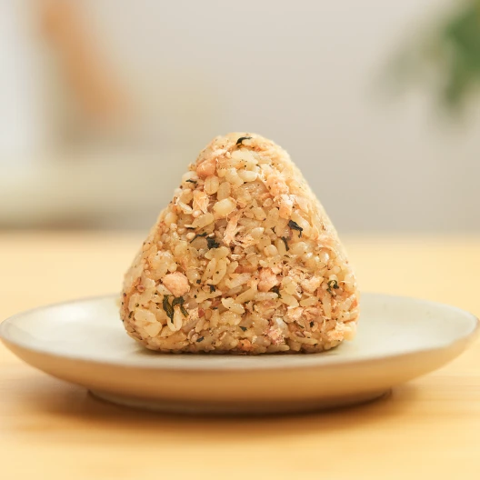 おにぎり ほぐし鮭と大葉